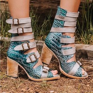 FreeBird by Steven Bond Turquoise Croco  boots NEW  size 6